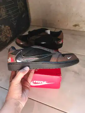 Sepatu Nike x TNF