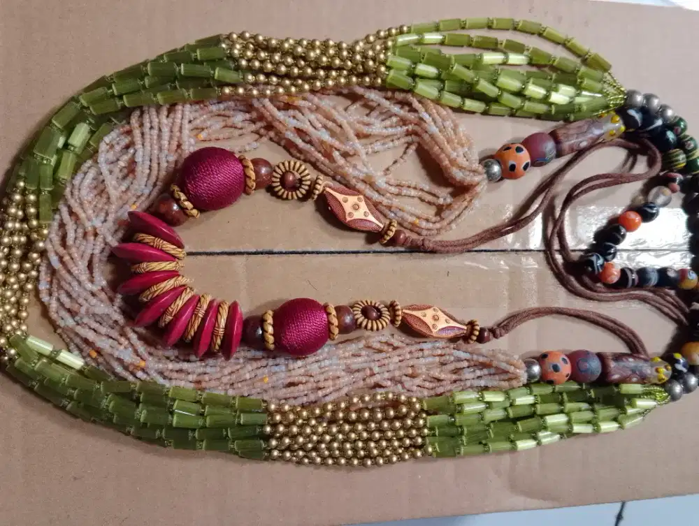 Borongan aksesoris wanita