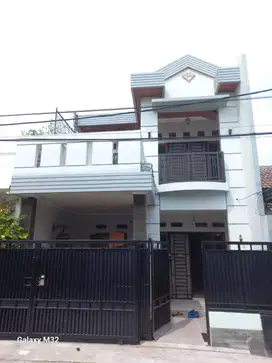 Jual Rumah 2 Lantai di perum Pondok ungu permai harga bisa nego (C0042