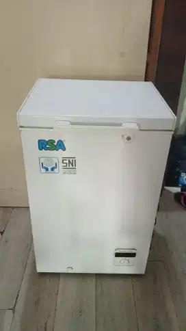 Frezzer butuh di servis tidak dingin