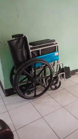 Dijual kursi roda bekas 1minggu pakai