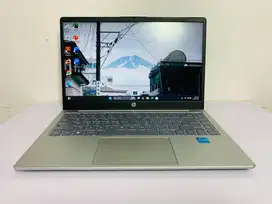 Jual Laptop HP 14s-EP0555TU (RAM 8GB/SSD 512GB) Intel Core i3-1215U