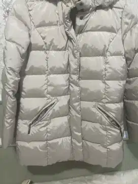 Baju musim dingin four seasons size  S ke M pakai sekali saja di UK
