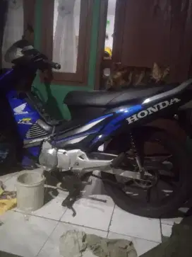 Jual mtr supra x 125 ss lengkap faktur ada pajak kaleng panjang