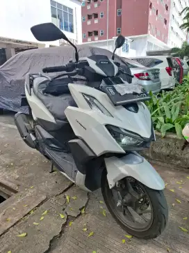 Jual vario 160 abs warna putih 2022 km 19rb