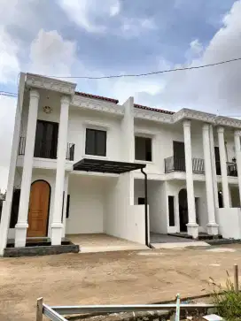 Rumah Mewah bergaya Klasik Modern di Pondok Bambu Jakarta Timur
