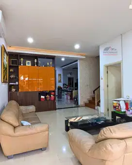 Dijual rumah Green Lake City, dekat Sport Club.