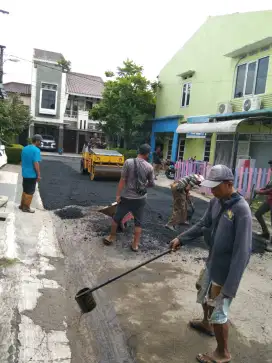 Aspal jalan, halaman rumah, parkiran kantor