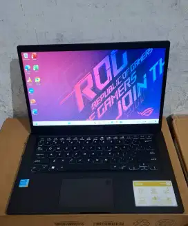 Asus Vivobook A1400EA 
Intel Pentium Gold 7505 Setara I3 g10
Ram 8/256