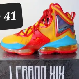 Sepatu basket nike lebron 19 tune squad space jam 2