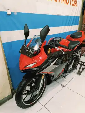 Merah hitam glossy HONDA CBR 150R TAHUN 2022
