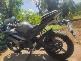 YAMAHA R15 V 2 PLAT B JAKARTA SELATAN