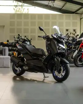 Yamaha Xmax Premium Black 2024