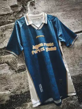 Jersey olahraga dan casual