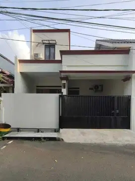 Rumah terawat siap huni dalam komplek pondok bambu duren sawit