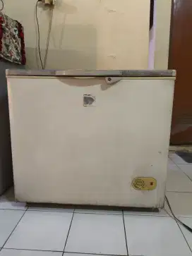 Jual Freezer box bekas sharp 200 liter