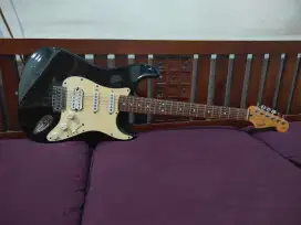 Fender Stratocaster American Traditional 10jt aja nih !!!