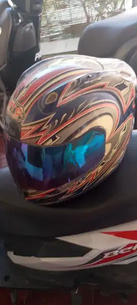Helm full face kyt