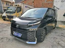 Like New TDP 24JT Toyota Voxy 2.0 Bensin-AT 2023 Hitam