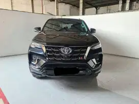 Toyota Fortuner GR 2.8 AT ( Matic ) 2023 Hitam Antik km 16rban Mulus