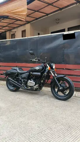 Honda Magna 250 bukan Phantom