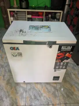 dijual cepat freezer box