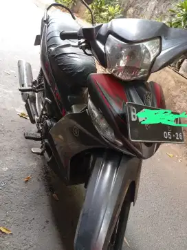 Vega ZR warna hitam