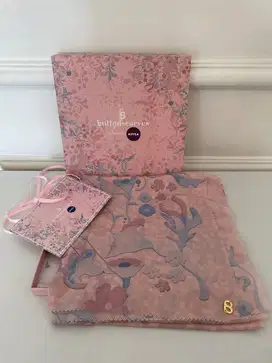 PRELOVED BUTTONSCARVES SERIES