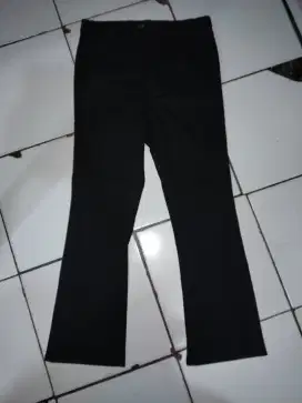 Celana Hitam Cutbray size 28