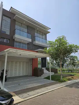 Hadap Utara Barat Rumah Pik2 Ukuran 13x25 Hoek View Danau