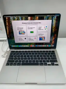 MacBook Air M2 13inch cicilan 0% tanpa kartu kredit