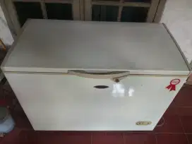 Lemari Pembeku Freezer Frigigate F-250