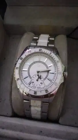 Jam tangan  wanita GC CERAMIC