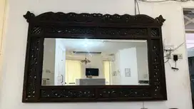 Cermin gantung kayu