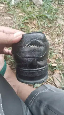 Jual sepatu lv asli