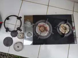 Kompor gas DOMO
Regultor WIN GAS.
Cooker hood penghisap asap Modena.