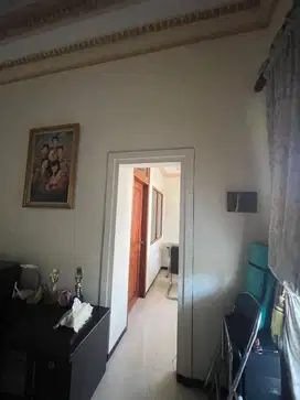 Dijual rumah klasik Rungkut Asri