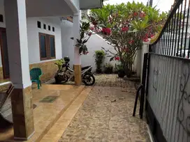 RUMAH SIAP HUNI DALAM KOMPLEK DI PONDOK KELAPA JAKARTA TIMUR