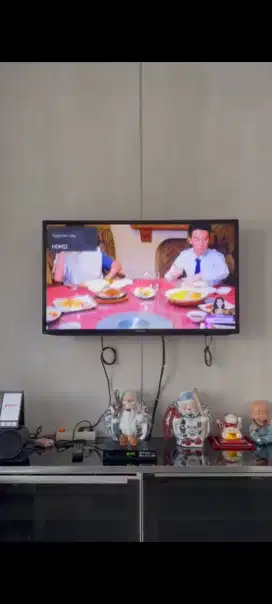 TV Samsung 40 inch Non-smart TV