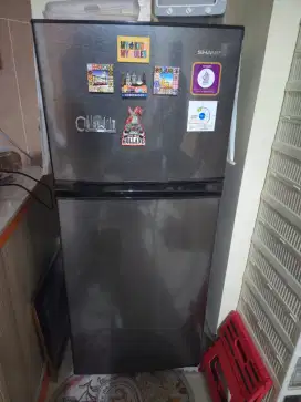 Kulkas 2 pintu merk Sharp