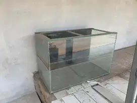 AQUARIUM BESAR BEKAS