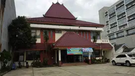 DIJUAL EX RESTORAN 3 LANTAI HARGA MURAH DI KAWASAN INDUSTRI CIKARANG!