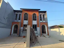 Medokan Sawah 2 Lantai ‼️ Rumah Baru Dekat UPN Rungkut Row 8 meter