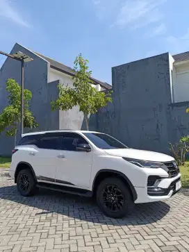 TOYOTA FORTUNER VRZ GR 2.8 AT 2022