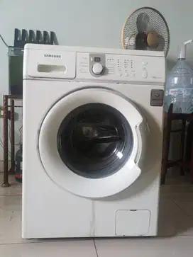 Mesin cuci samsung bekas type WF0702NCE.. Kap. 7kg