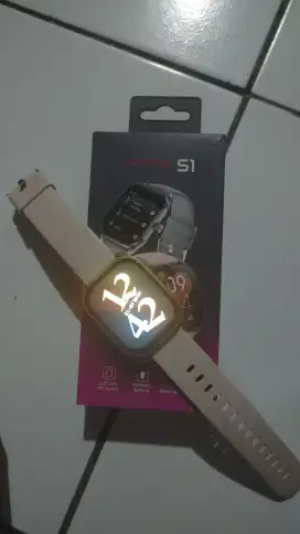 advance smartwatch s1