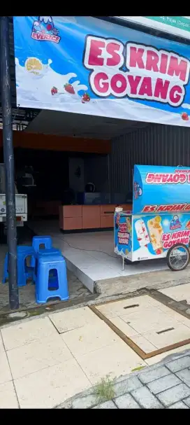 Jaga stand es goyang
