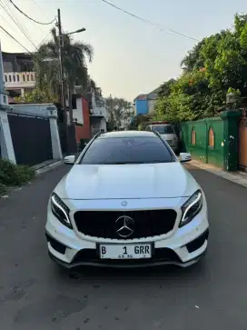 Mercy Mercedes Benz GLA45 AMG 2015
