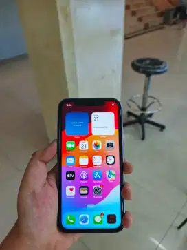 iPhone 11 128gb Resmi iBox unit charger. Hb 73%