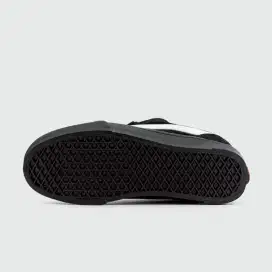 Vans knu skool black and white